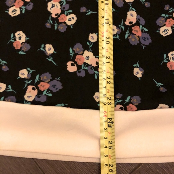 3 Stones Sleeveless Camisole Black floral- Med - Picture 9 of 11